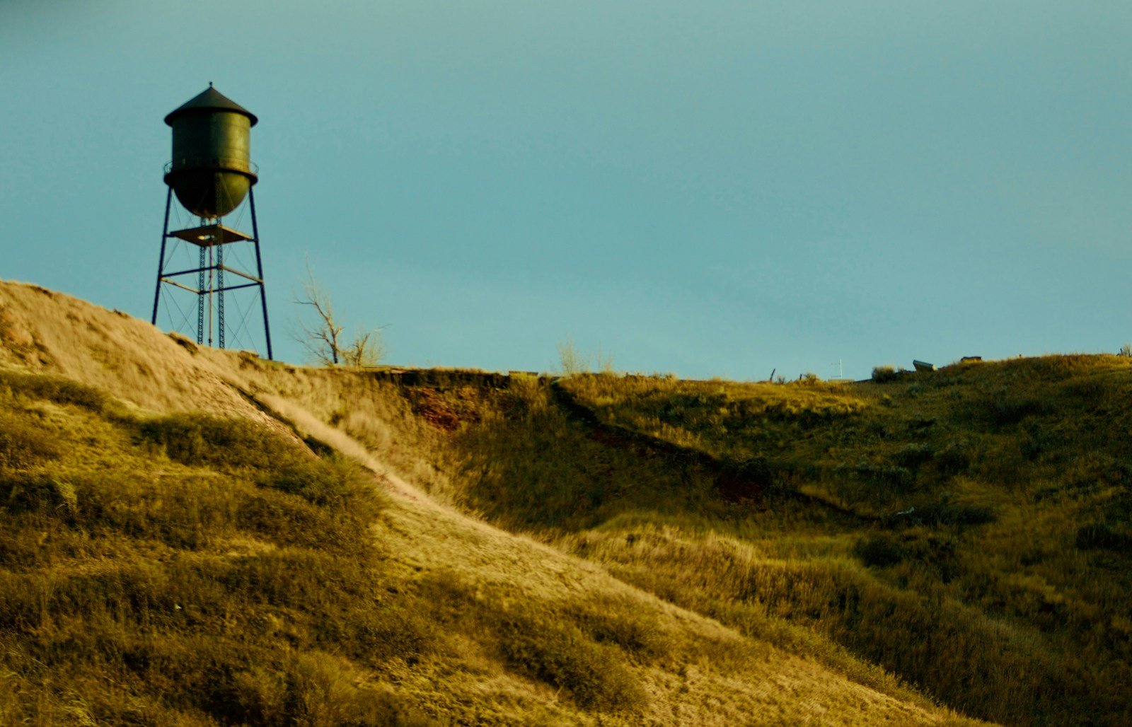 A water storage tank on elevated ground, representative image for water supply infrastructure in Gwadar's coastal settlements
